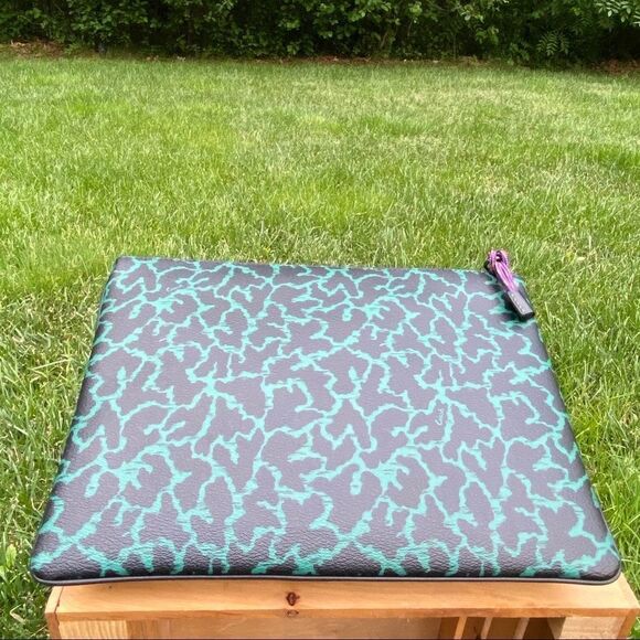 Coach Disney Thumper Animal Print Large Zippered Sleeve IPad Pouch Bag NWT - Picture 9 of 14